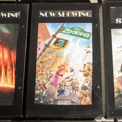 Now Showing Movie Poster Case. Back lit Now Showing one sheet movie poster case in good 