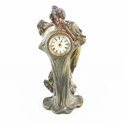 Art Nouveau Seth Thomas Figural Clock "La Pensee". This stunning Art Nouveau figural clock 
