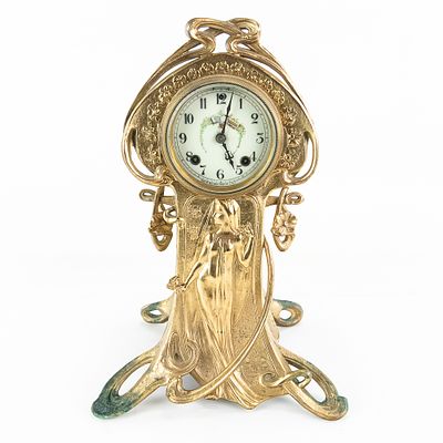 New Haven Art Nouveau Mantel Clock. This exquisite New Haven Clock Co. mantel clock is a 