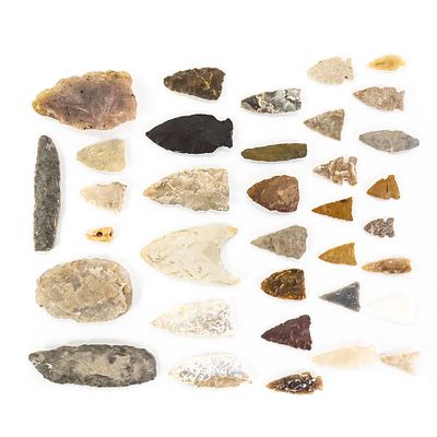 Collection of 35 Stone Arrowheads. 35pc Stone Projectile Point CollectionThis diverse assembly 