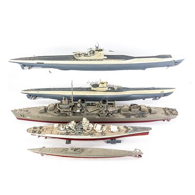 Vintage Model Battleship & Submarine Assortment. Vintage model battleship and submarine 