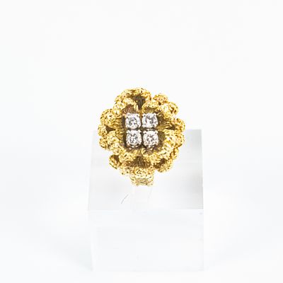 Ladies Vintage 14k Diamond Accented Flower Ring. Vintage Ladies diamond cluster 3-D flower motif 