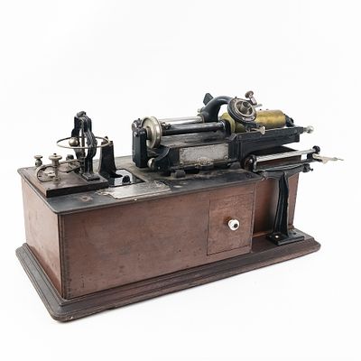 Edison Class M or E Phonograph Project Machine. Edison Class M or E phonograph for parts or 