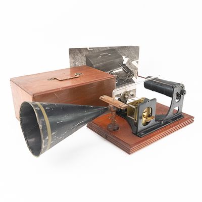 Amet Echophone Cylinder Phonograph. The Amet Echophone (originally introduced as the Metaphone) 