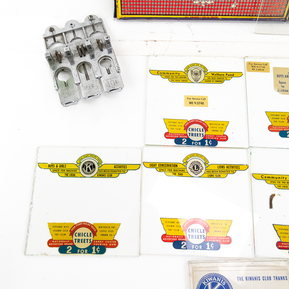 Lot of 16: Assorted Vintage Coin Op & Advertising