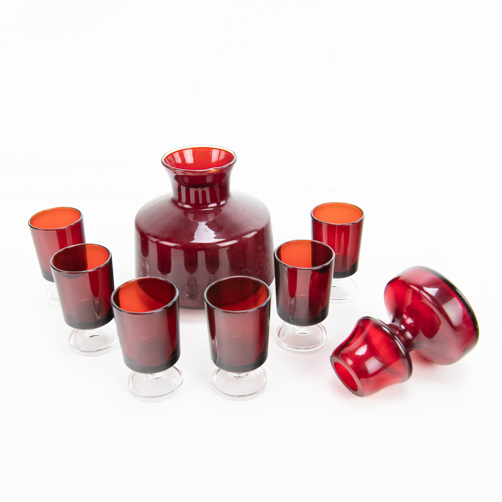 17-Piece Ruby Red Mid-Century Modern Glass/Barware