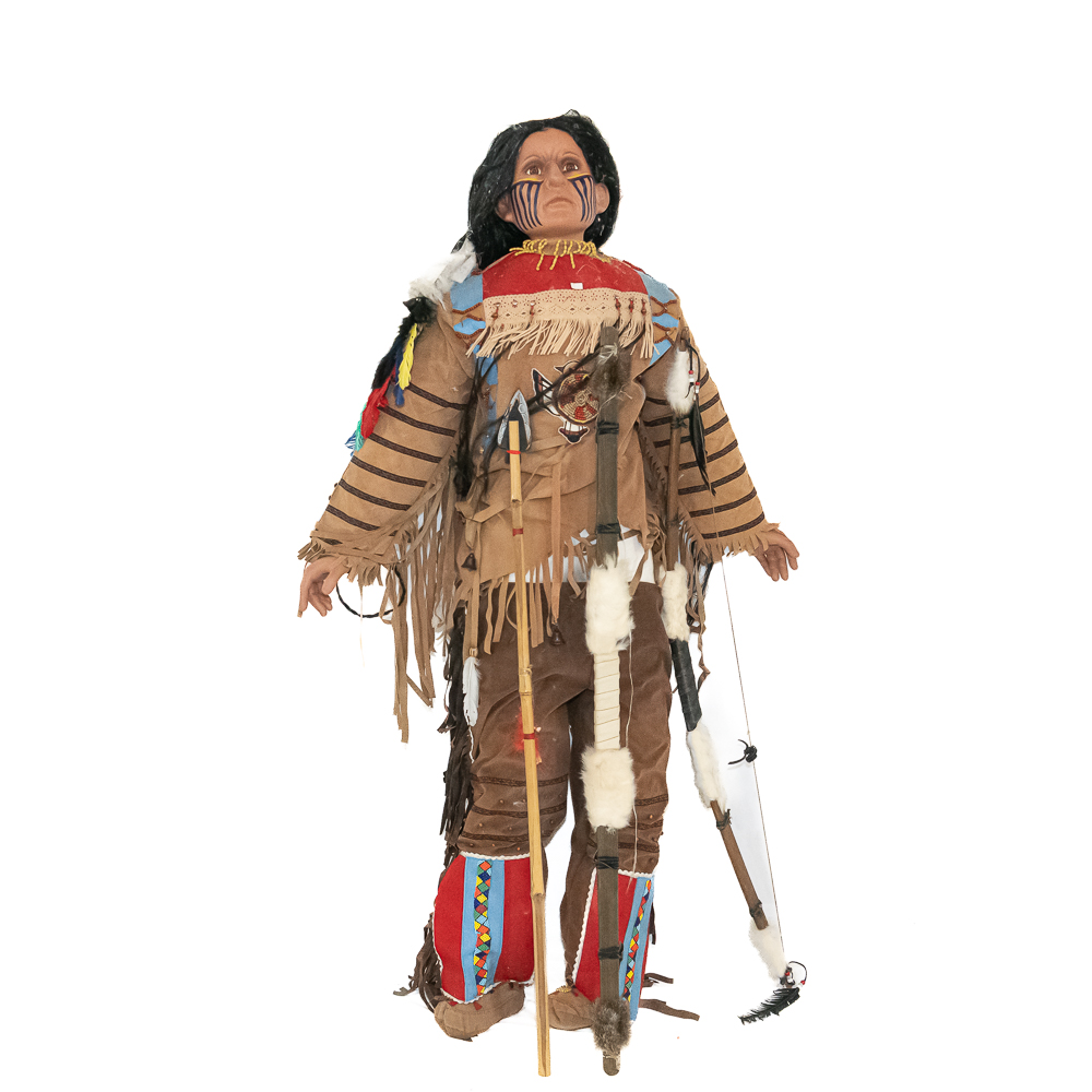 Native American Large-Scale Souvenir Doll & Bows
