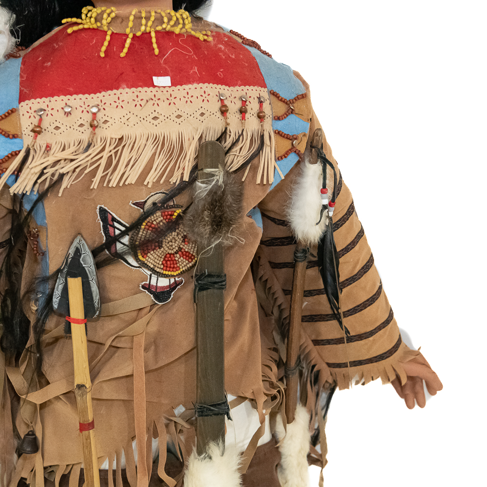 Native American Large-Scale Souvenir Doll & Bows