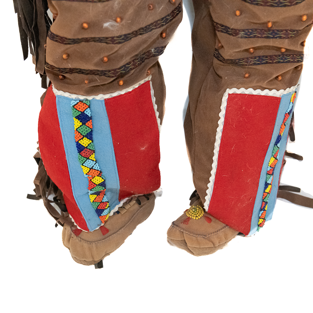 Native American Large-Scale Souvenir Doll & Bows