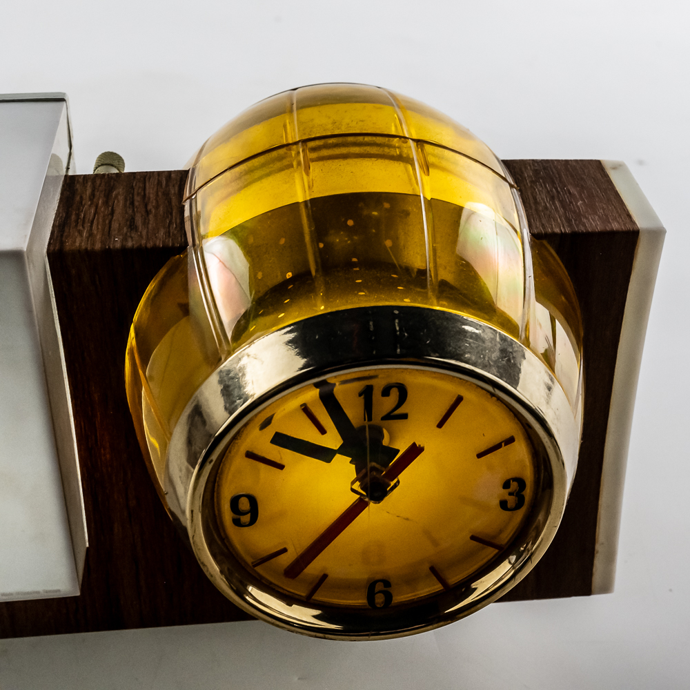 Vintage Schlitz Beer Lighted Rotating Motion Clock