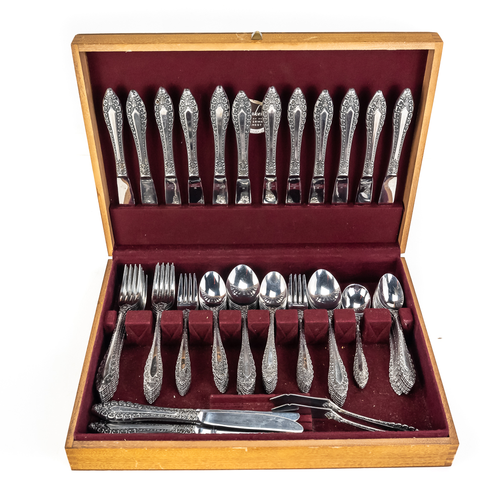 Vintage Naken Box w/Stainless Flatware Set