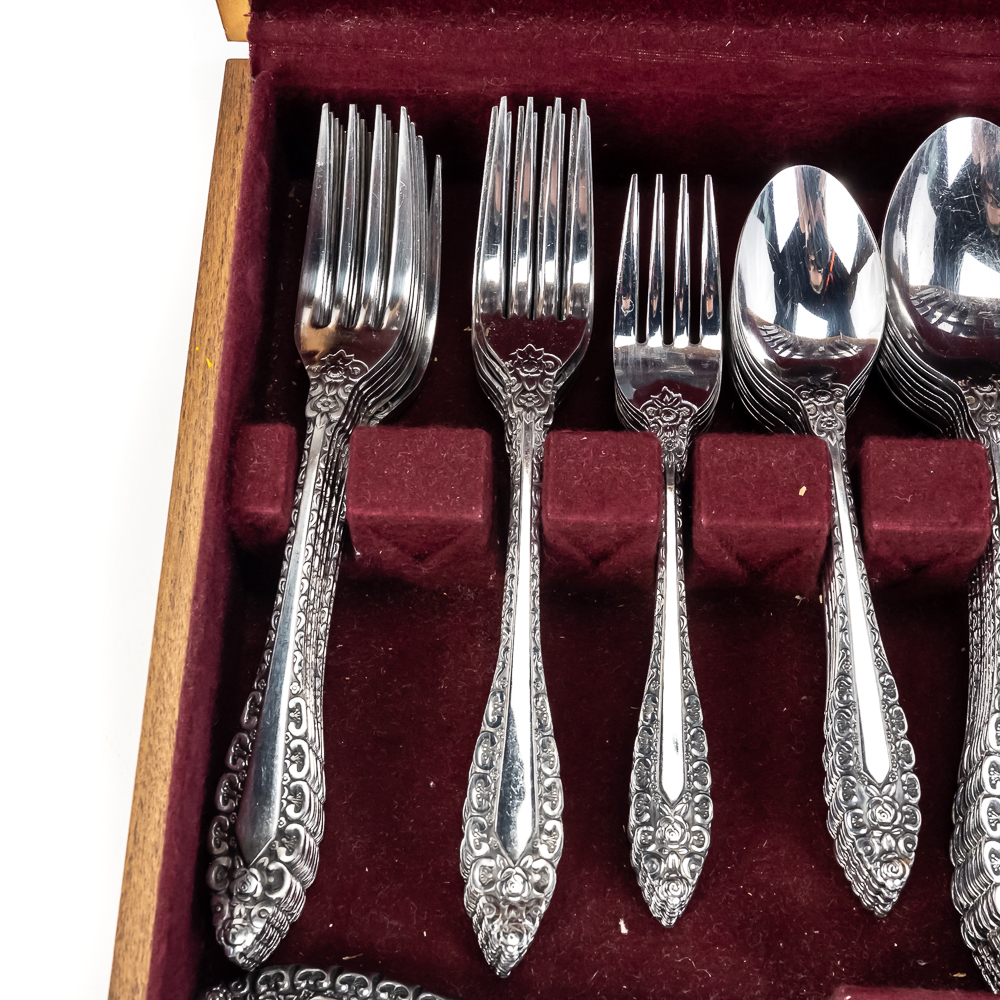 Vintage Naken Box w/Stainless Flatware Set