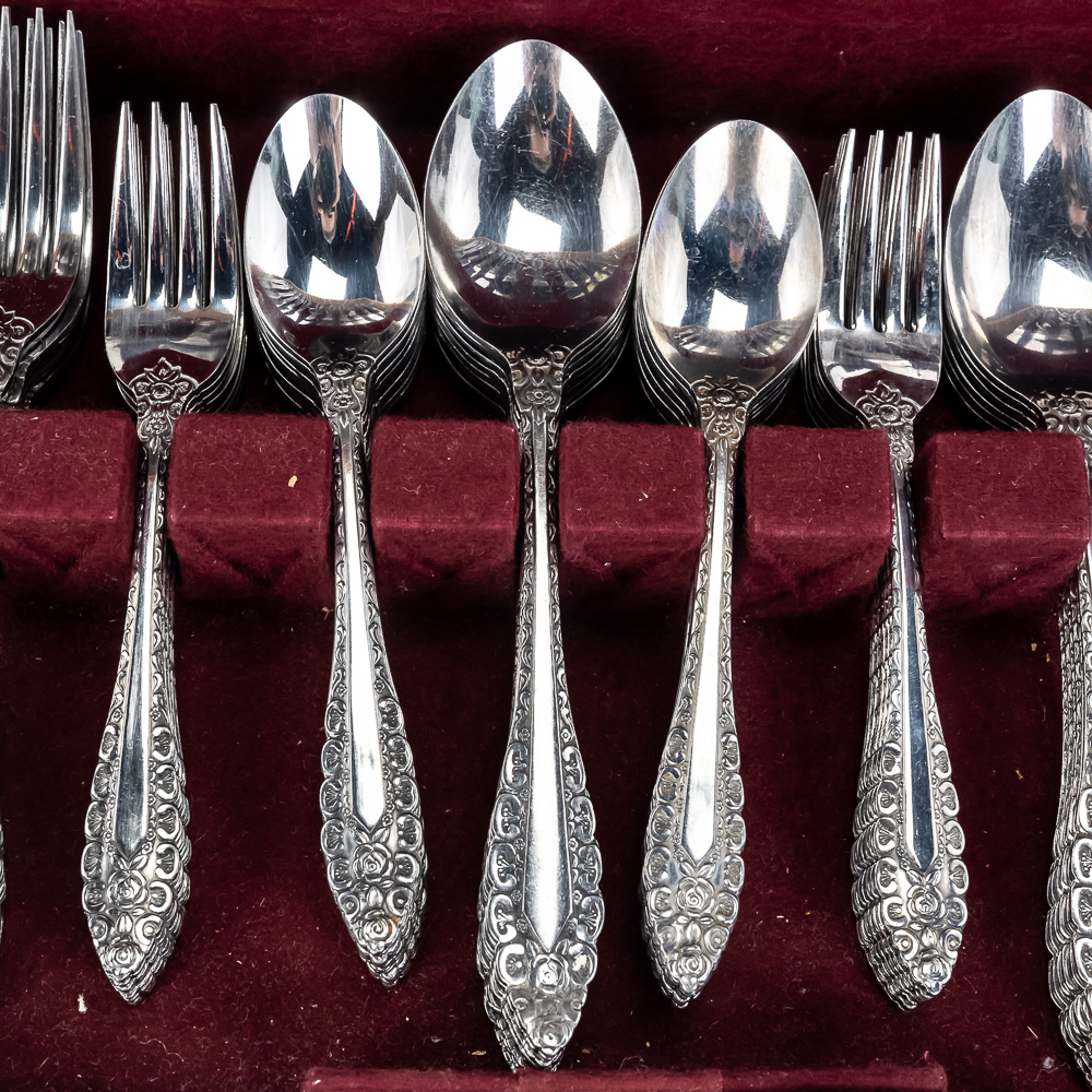 Vintage Naken Box w/Stainless Flatware Set