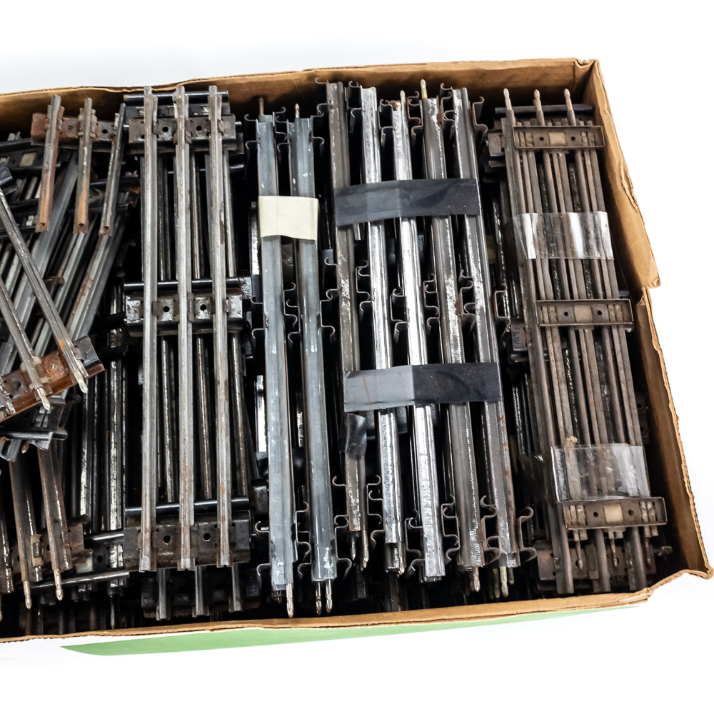 (142) Straight & (85) Curved O Gauge Tubular Track