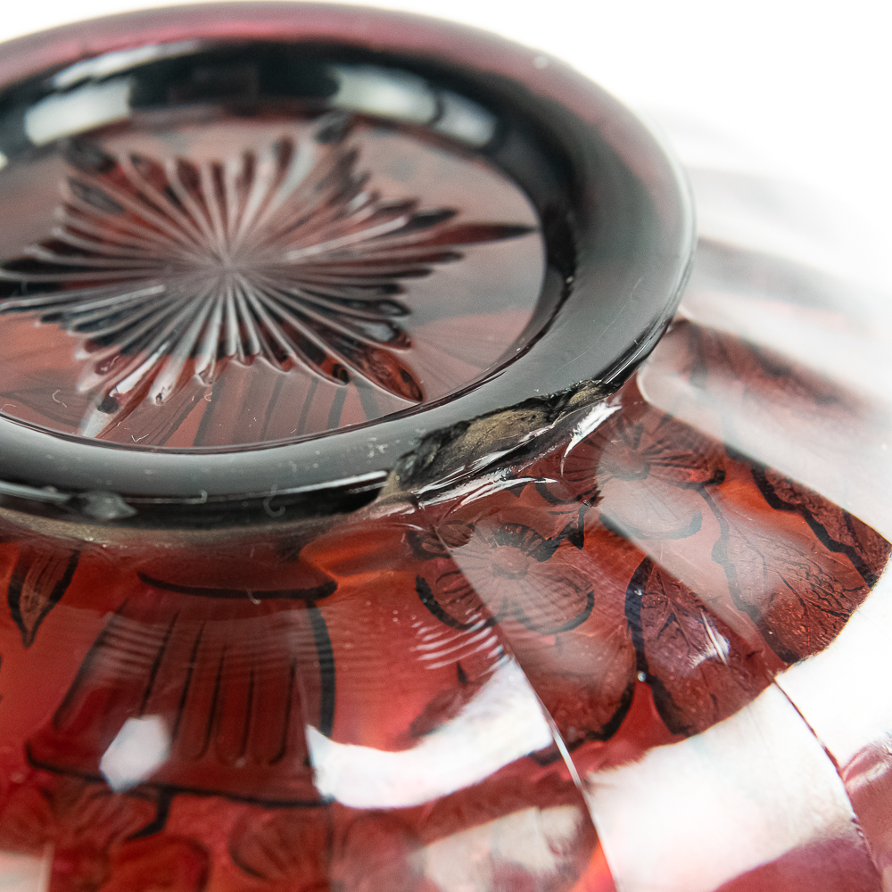 Carnival Glass M'burg Peacock Large Bowl