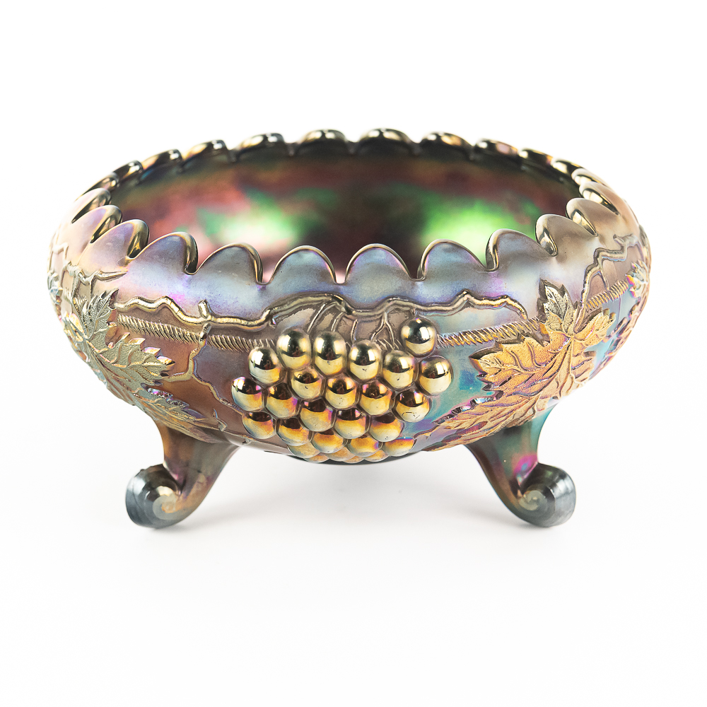 Carnival Glass N'wood Grape/Cable Ftd Center Bowl