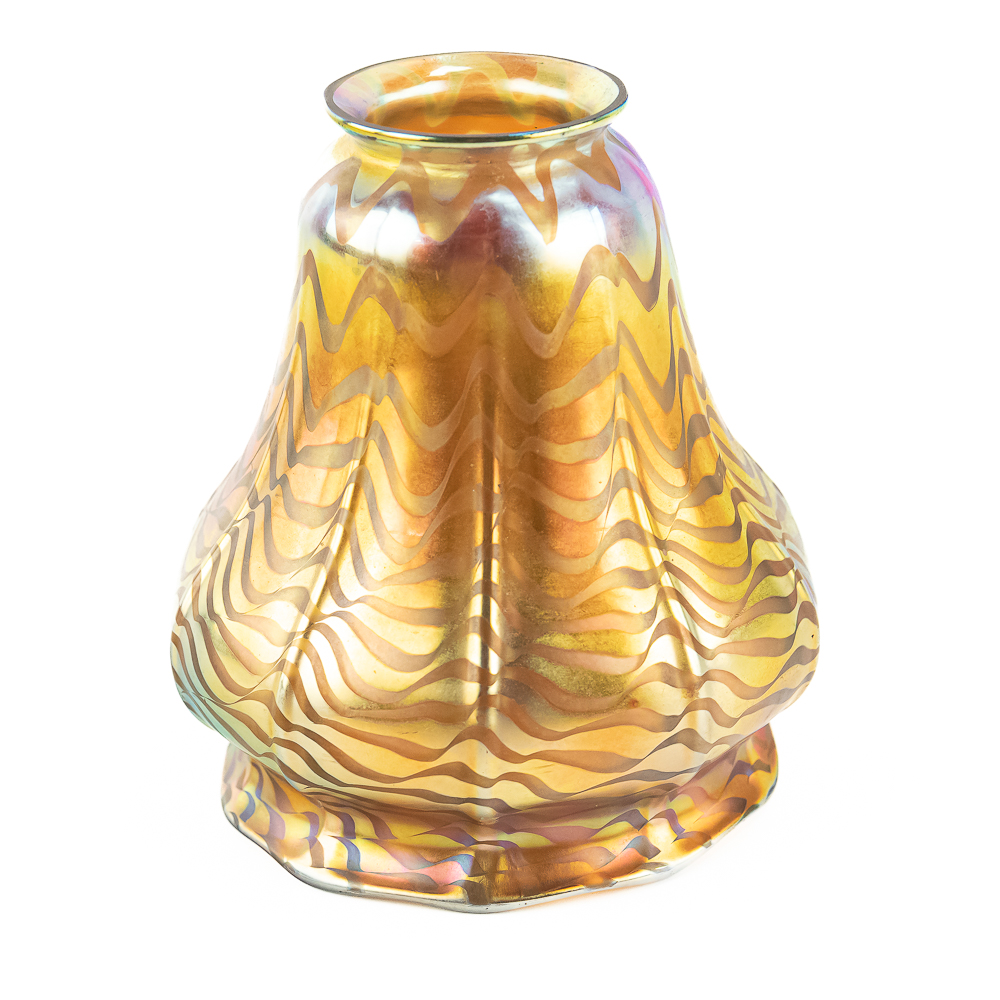 Art Nouveau Gold Iridescent Zipper Pattern Shade