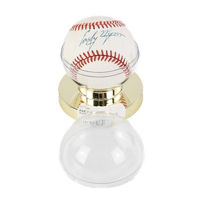 Early Wynn Autographed Rawlings AL Baseball. 9 time All Star, 1959 Cy Young Award Recipient & 