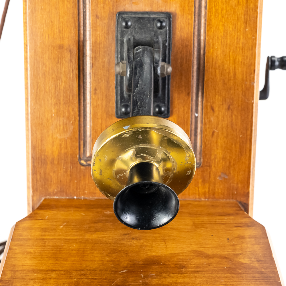 "The Country Belle" Novelty Tube Radio