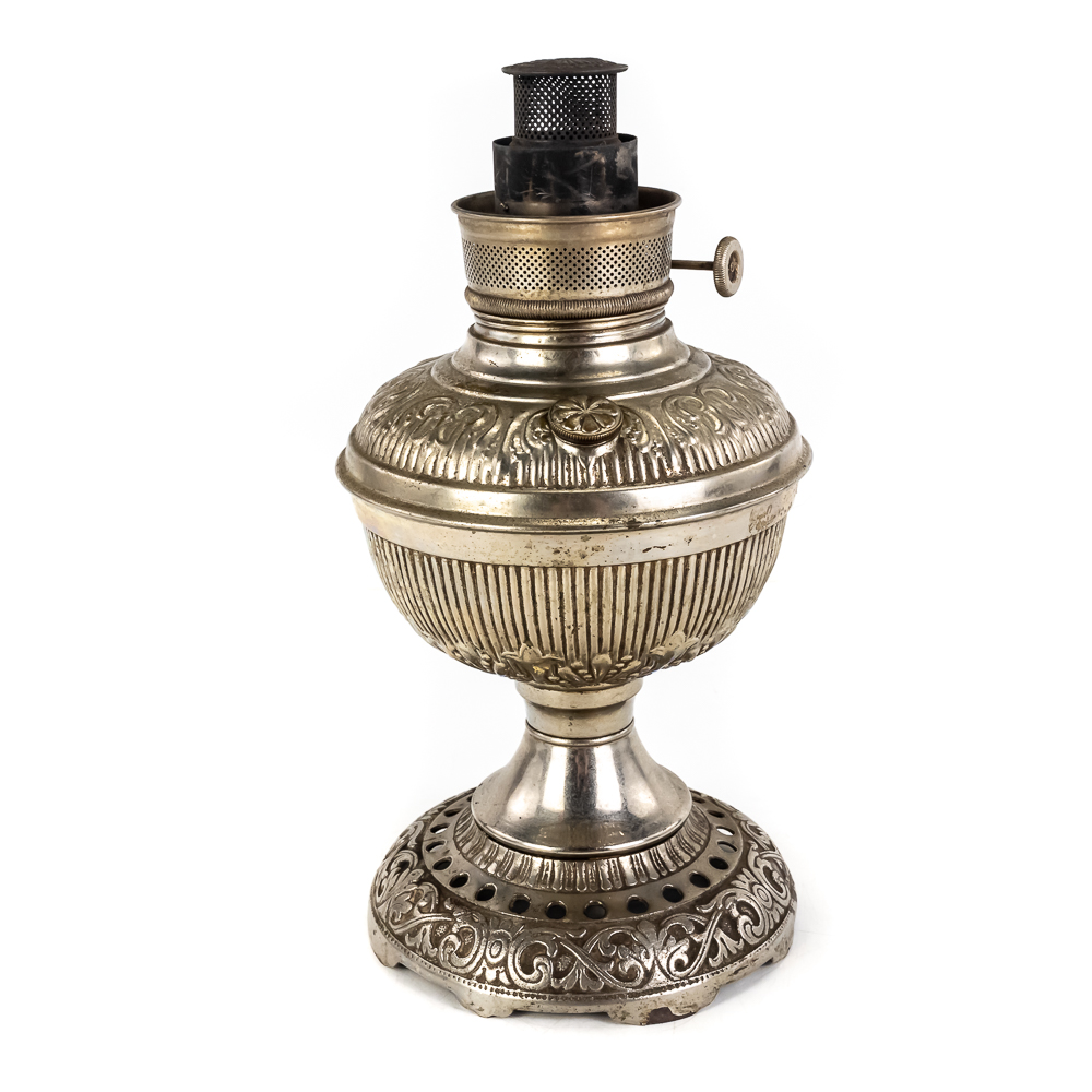 Antique Naugatuck Kerosene Oil Lamp