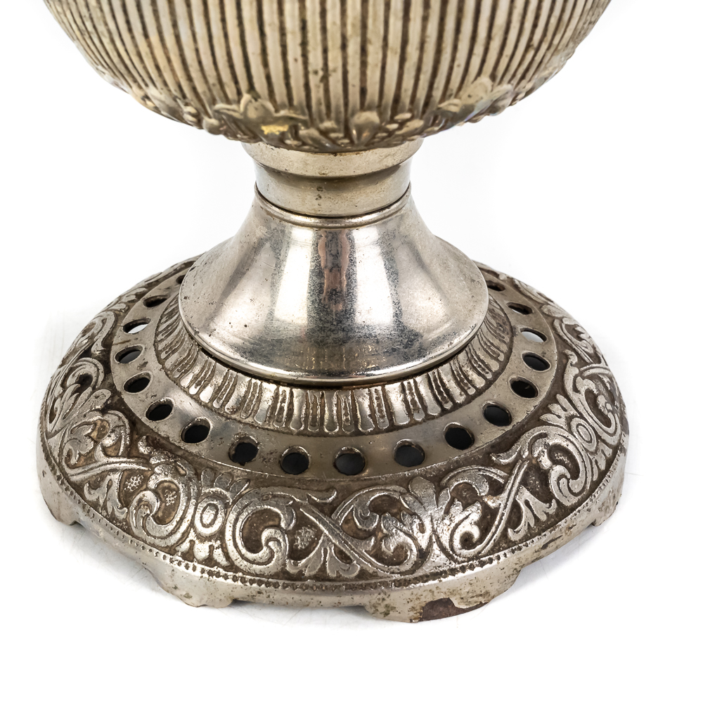 Antique Naugatuck Kerosene Oil Lamp
