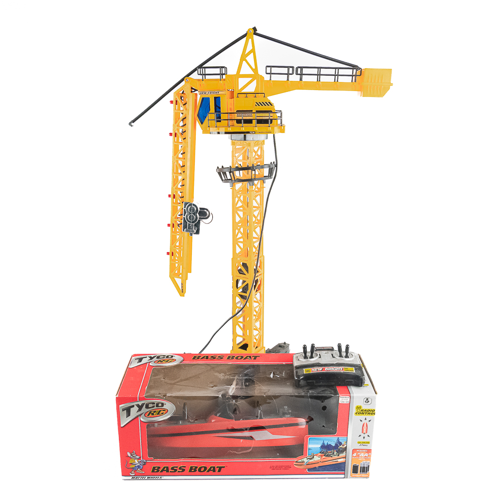 NIB TYCO RC Bass Boat &New Bright TC36 Tower Crane