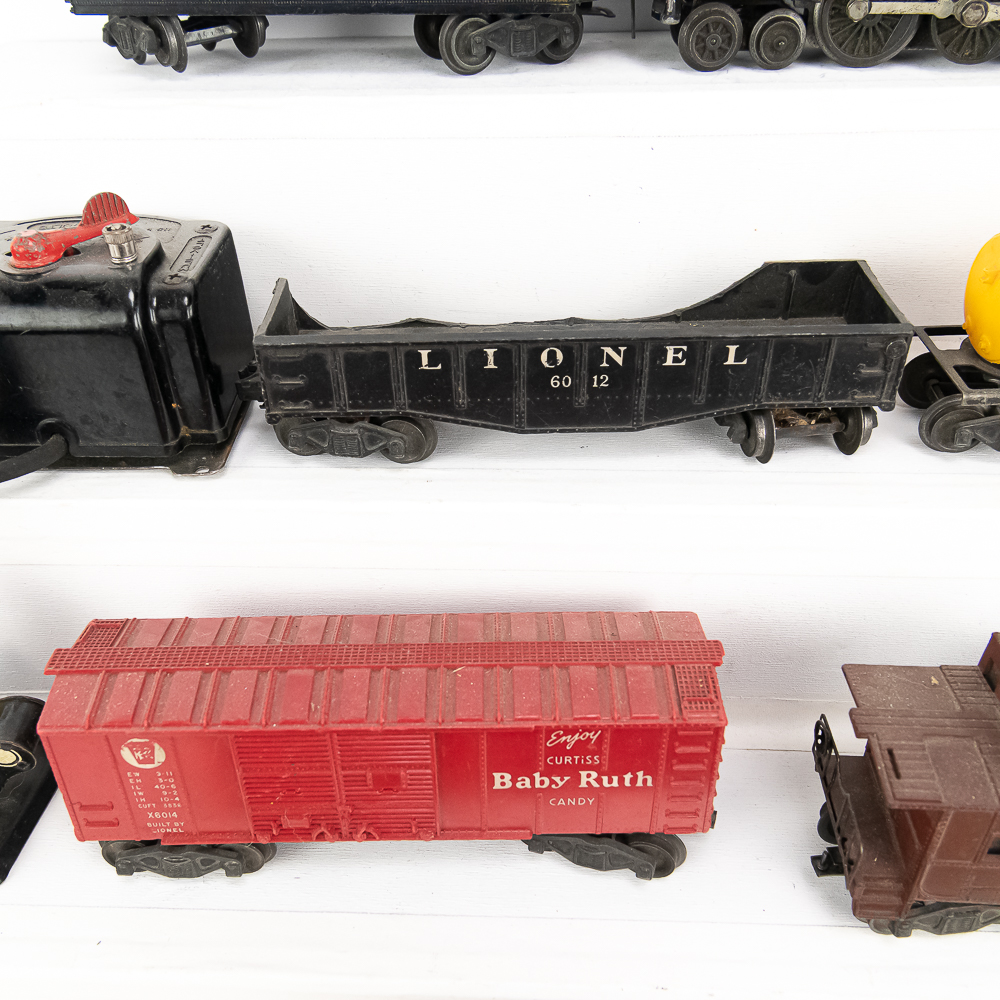 Lionel 2037 Engine with Tender & RR Cars & Track+