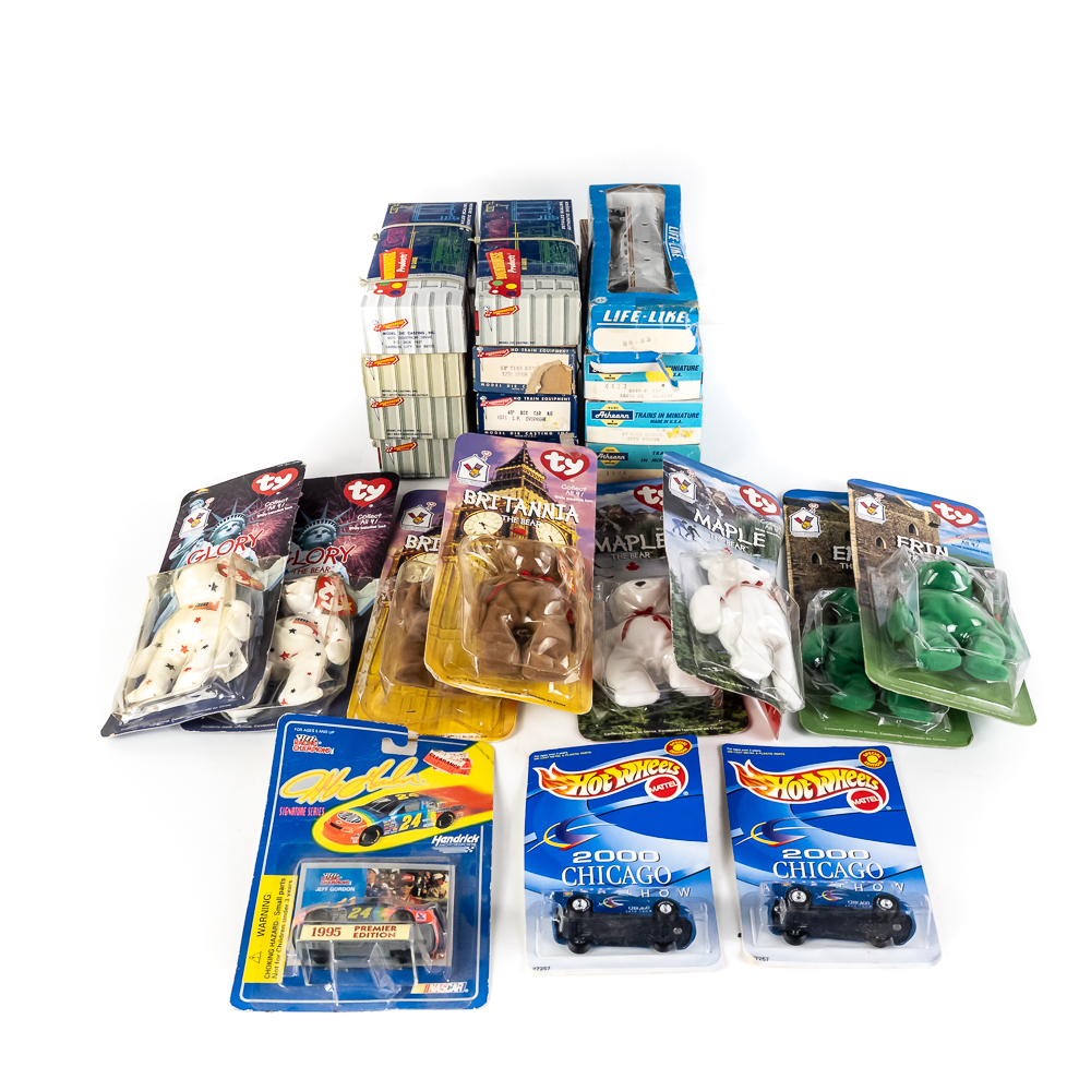 Box Lot Vintage Beanie Babies, Hot Wheels, Trains