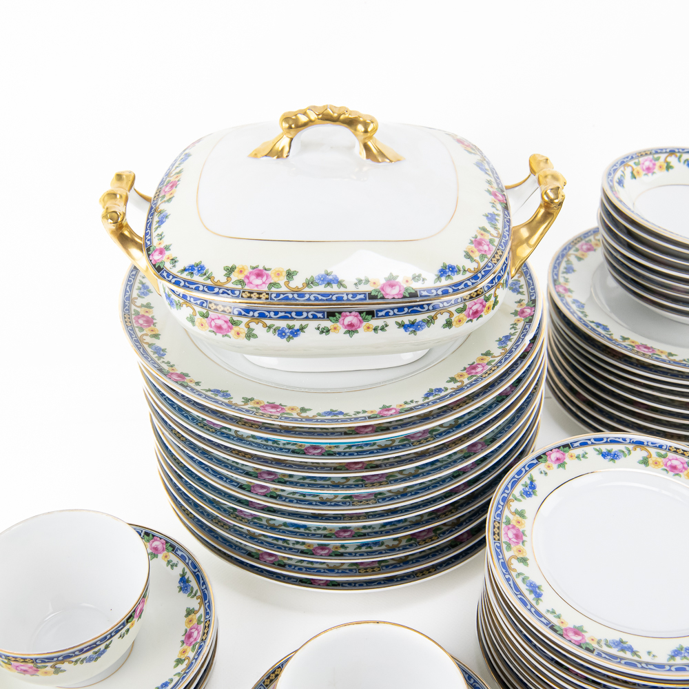Czechoslovakian Porcelain Dinnerware Service