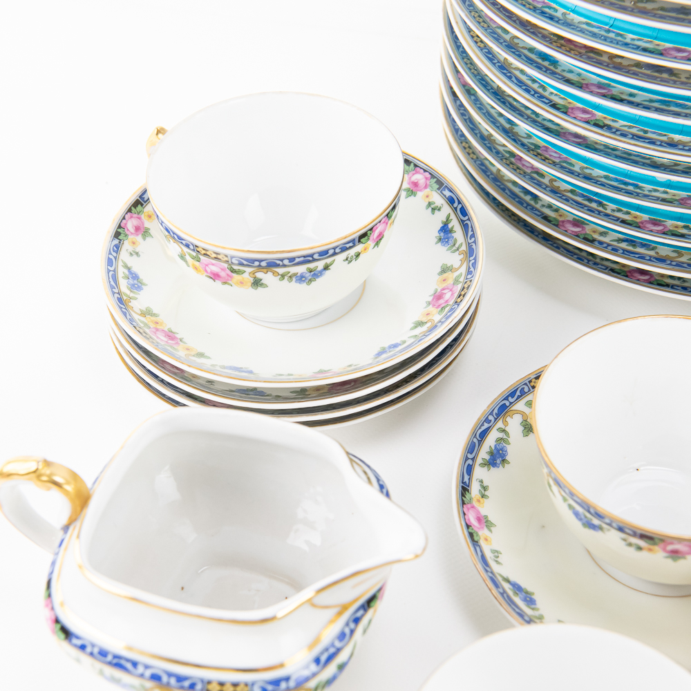 Czechoslovakian Porcelain Dinnerware Service
