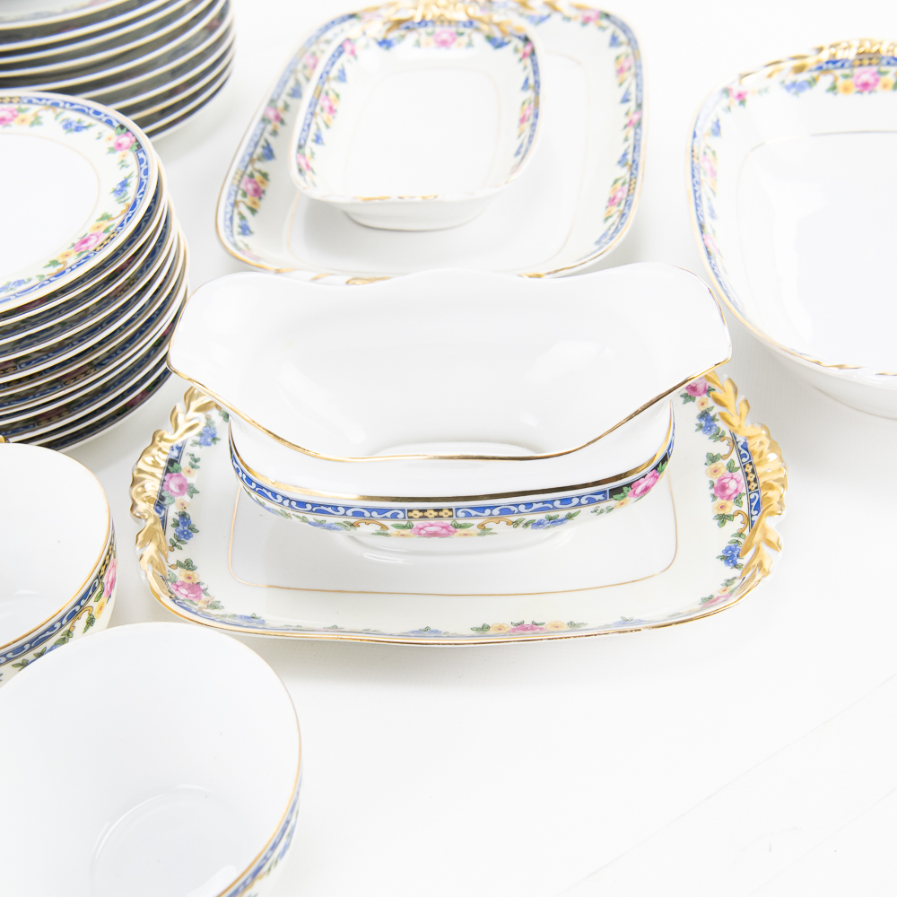 Czechoslovakian Porcelain Dinnerware Service