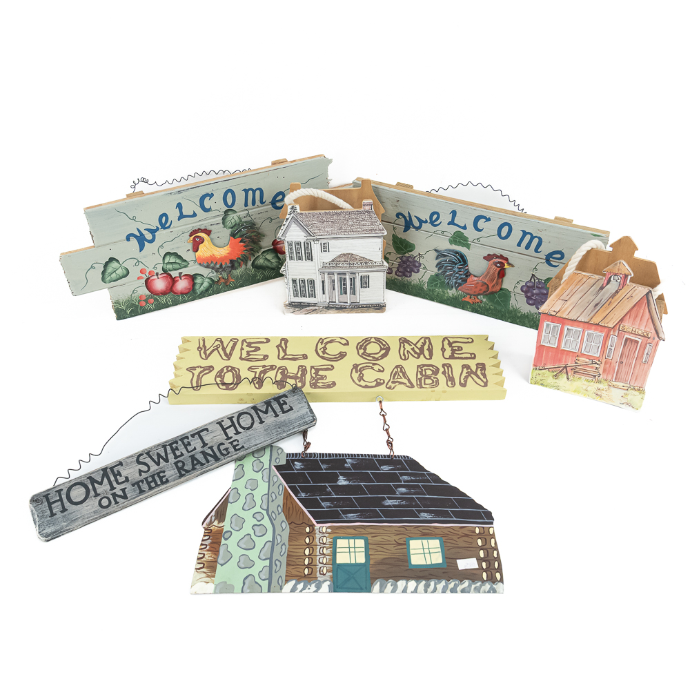 Decorative Welcome Signs & Gift Boxes