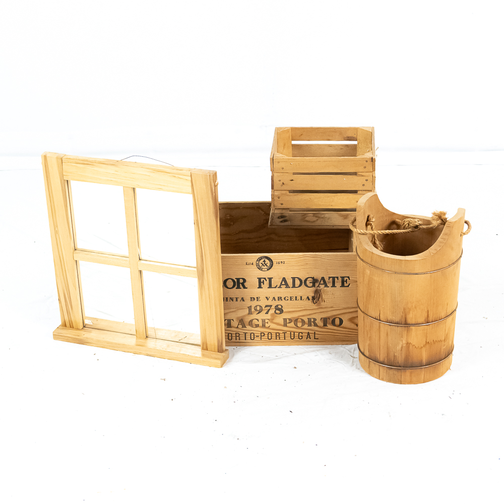 (4) Decorative Farmhouse Decorations