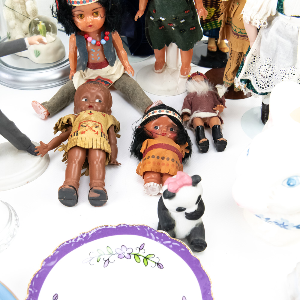 (28) Assorted Vintage Dolls Ceramics & Figurines