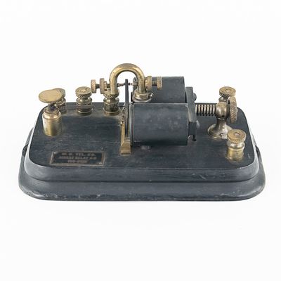 Western Union Morse Relay 4-B Telegraph. An authentic early 20th-century Western Union Telegraph 