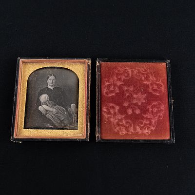 Mother Child Post Mortem Daguerreotype. 1/6 plate post mortem Daguerreotype of a mother with 
