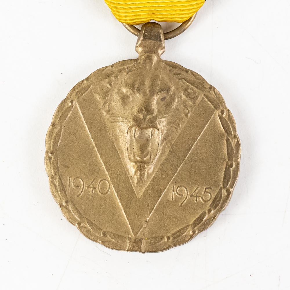 Assorted Medals- 4 Belgian, 1 Thai