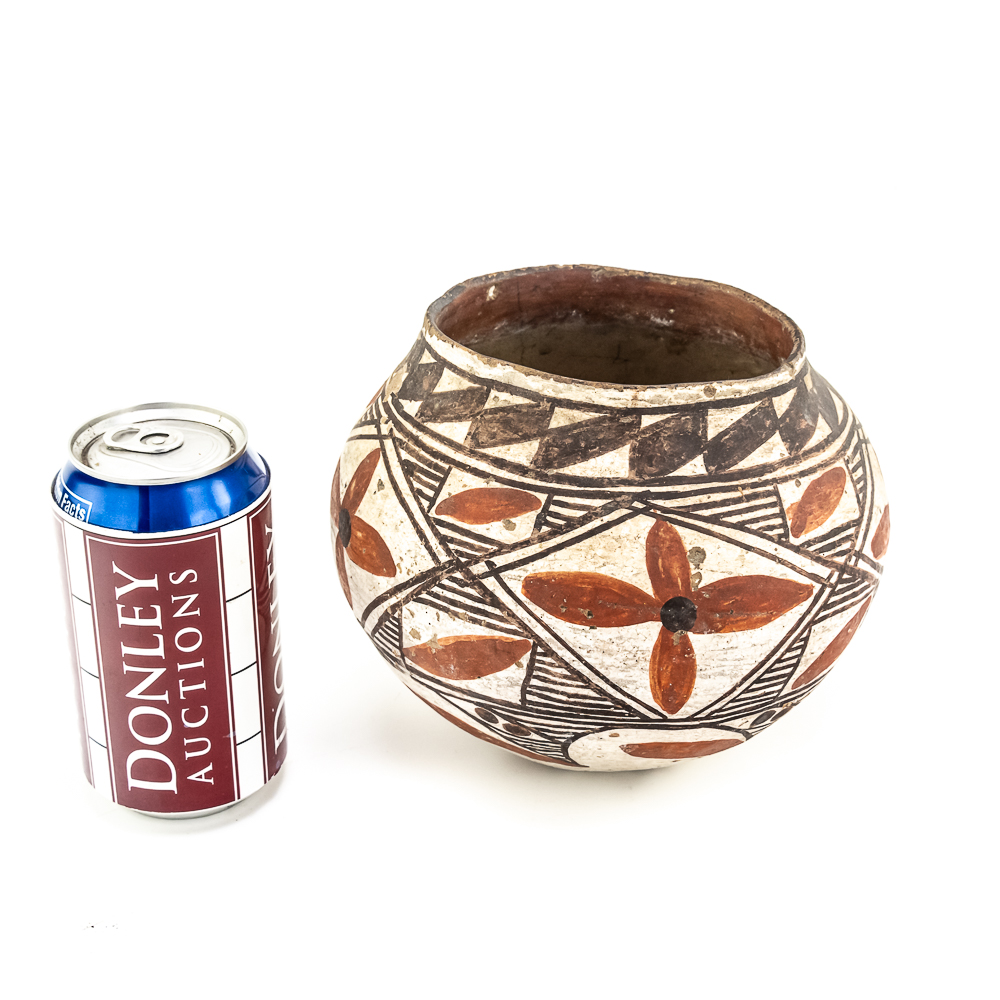 1920s Laguna Pueblo Polychrome Pot