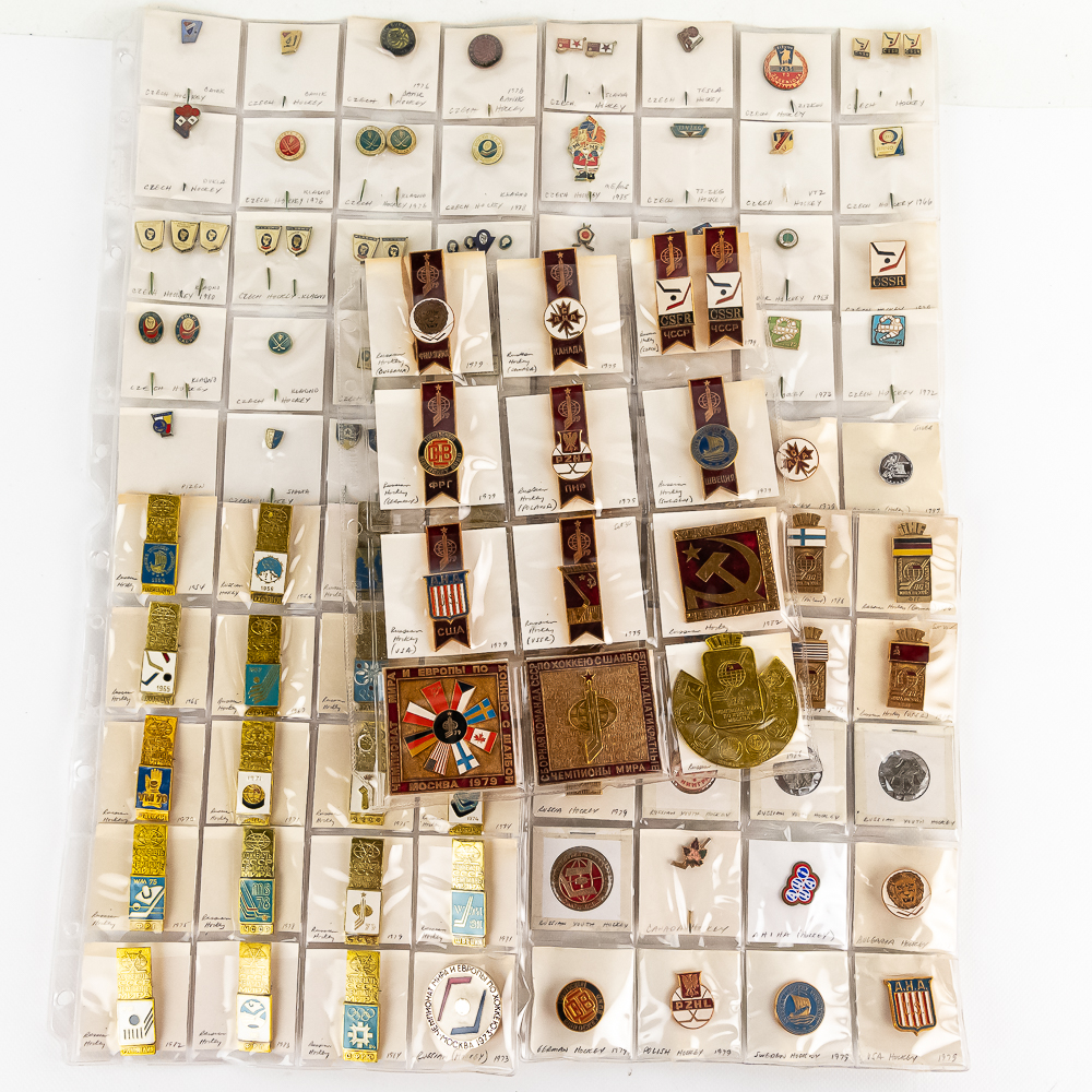(95) Vintage Czech & Russian Hockey Pin Backs
