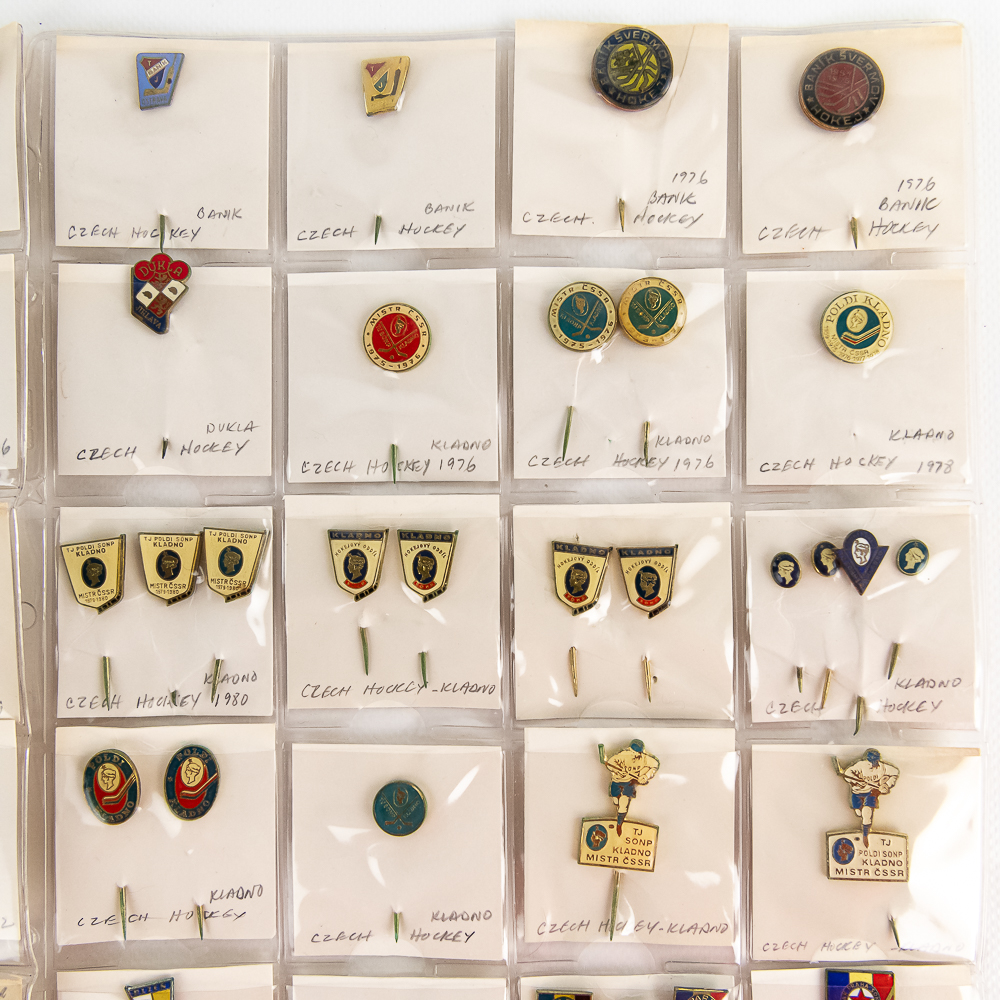 (95) Vintage Czech & Russian Hockey Pin Backs