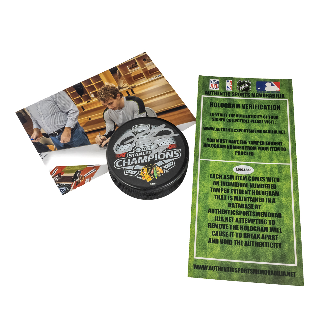 Patrick Kane Signed '15 Stanley Cup Champ Puck COA