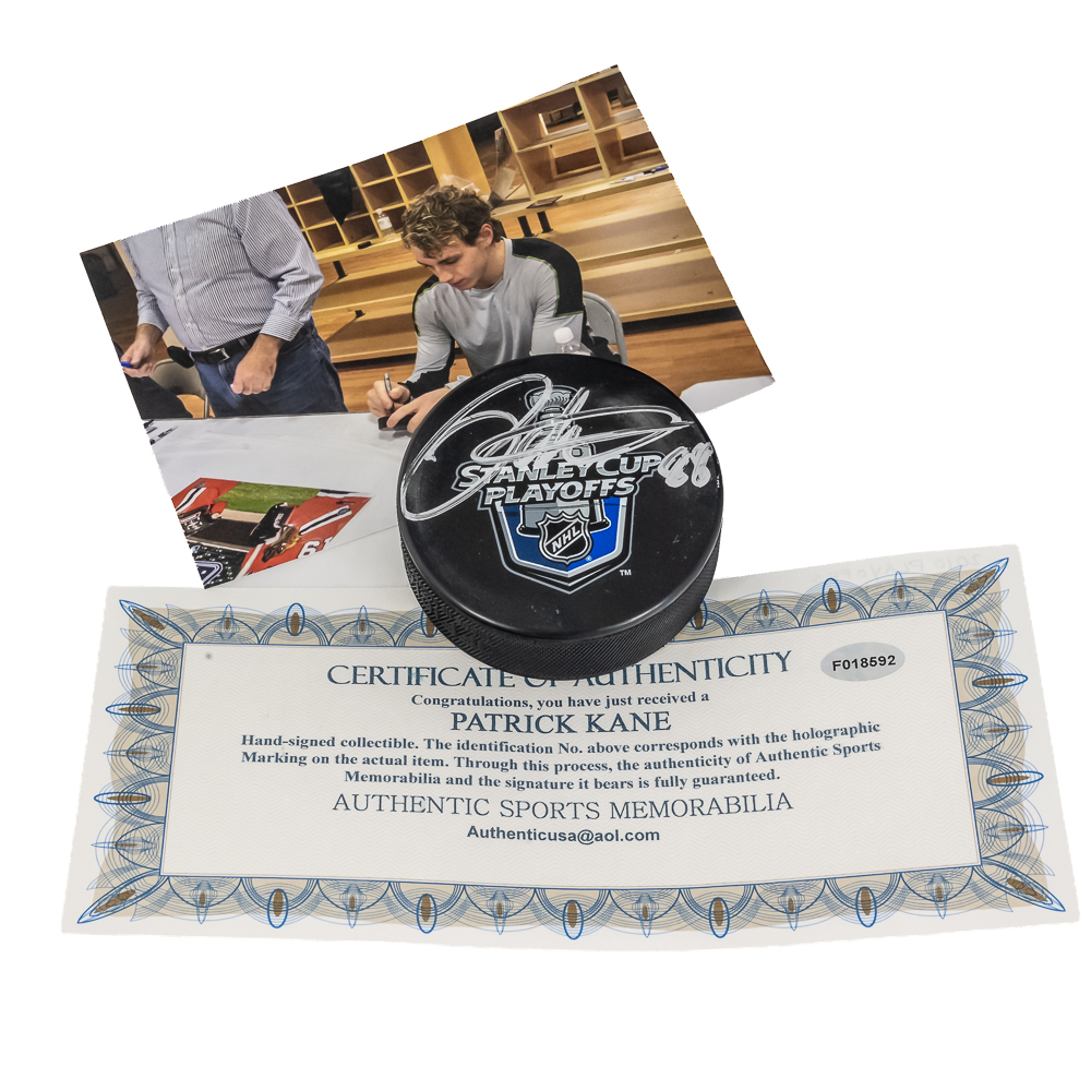 Patrick Kane Autographed 2010 Stanley Cup Puck COA