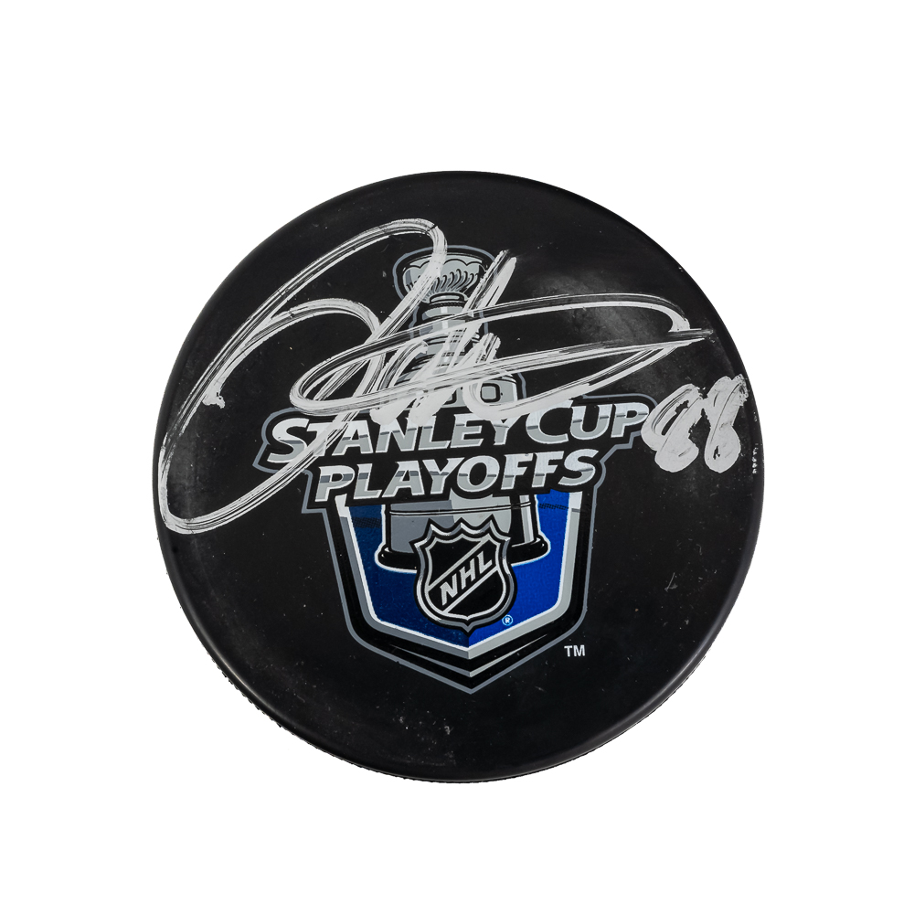 Patrick Kane Autographed 2010 Stanley Cup Puck COA