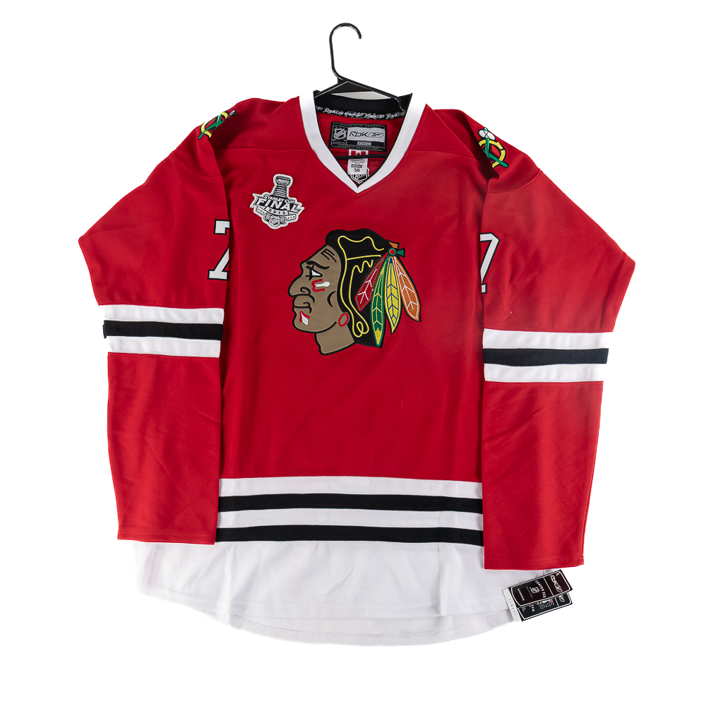 Brent Seabrook Autographed Blackhawks Jersey COA