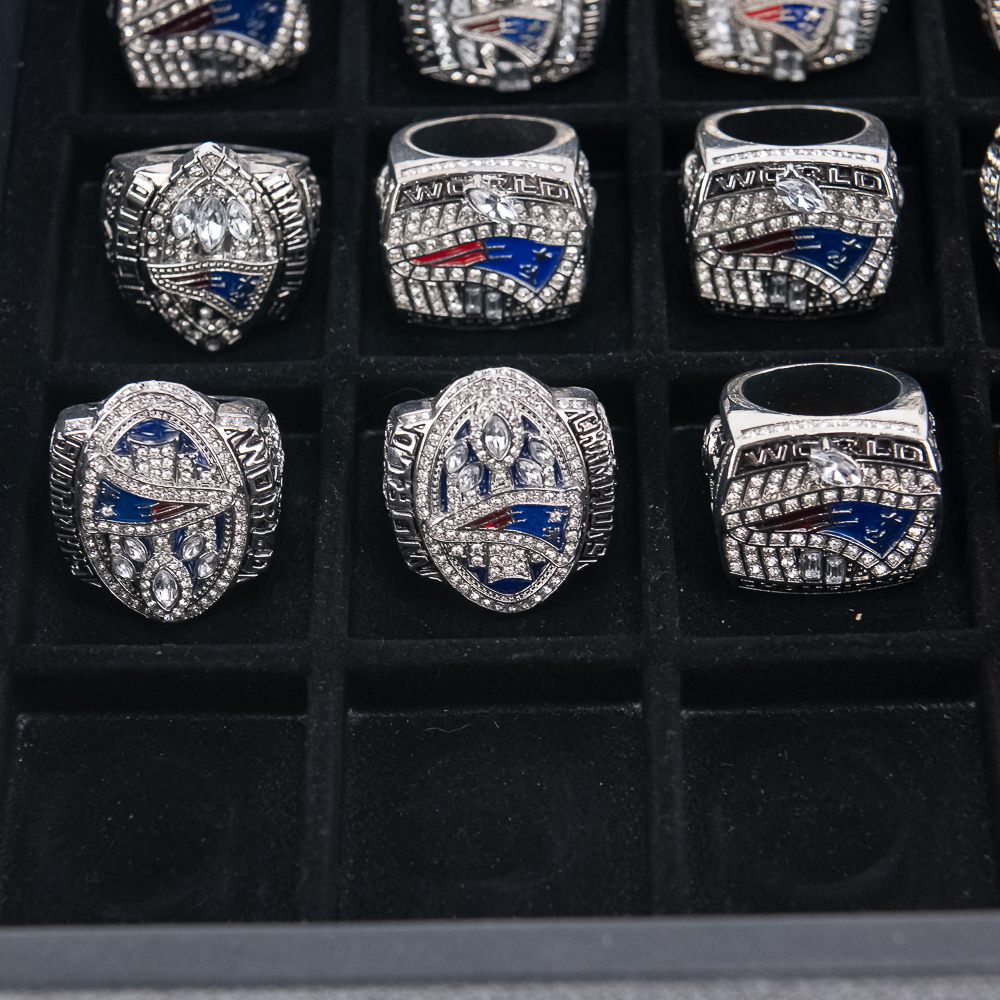 (25) New England Patriots NFL Championship Rings