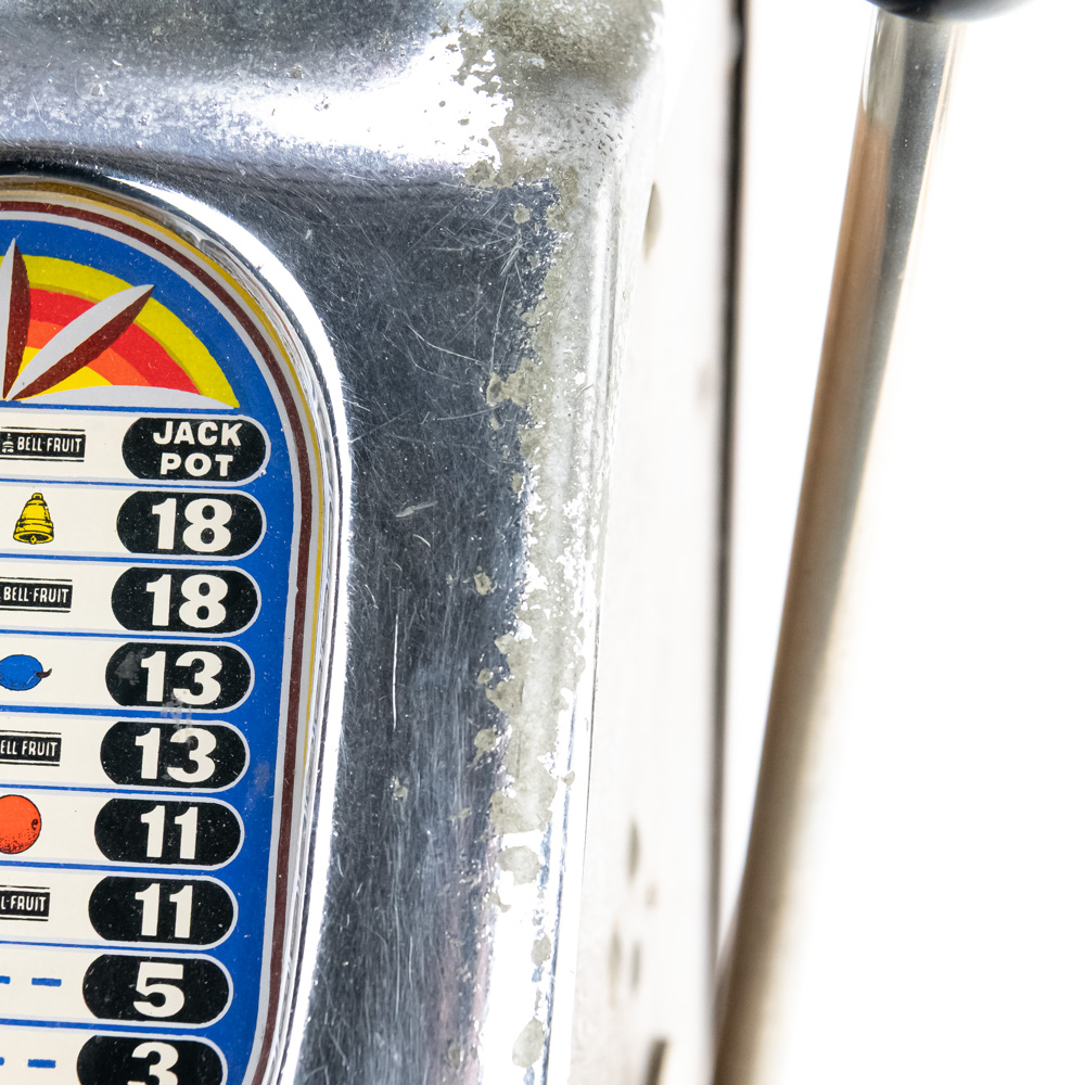 Vintage Jennings Standard Chief 25C Slot Machine