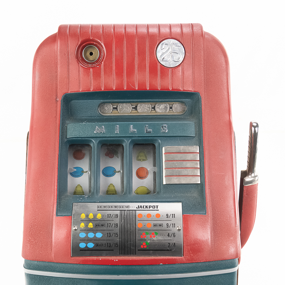 Mills 25c High Top Slot Machine