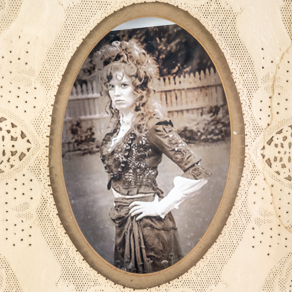 Victorian-Style Portrait Frame