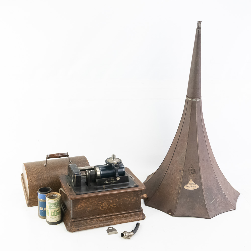 Edison Standard Model E w/Horn