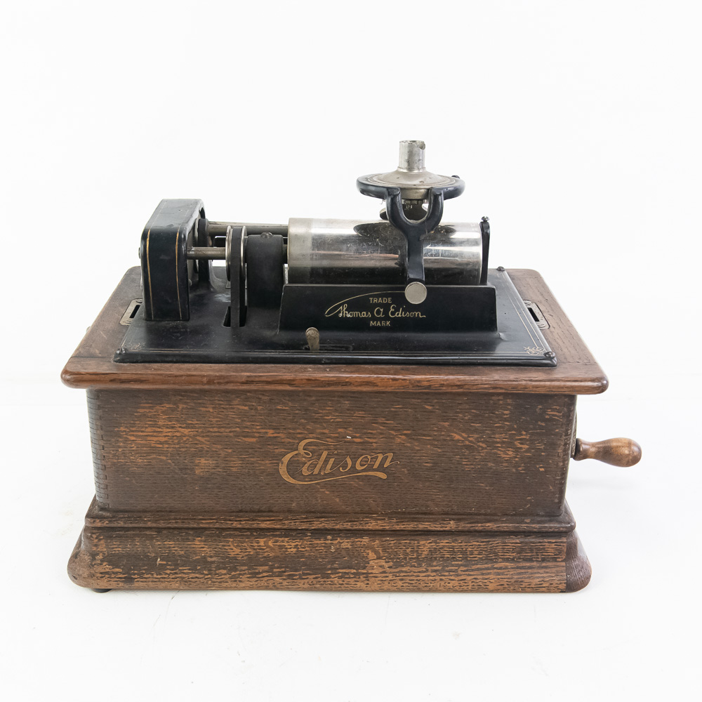 Edison Standard Model E w/Horn
